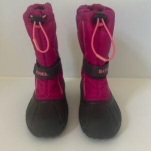 Girls Sorel insulated snow boots.  size 2